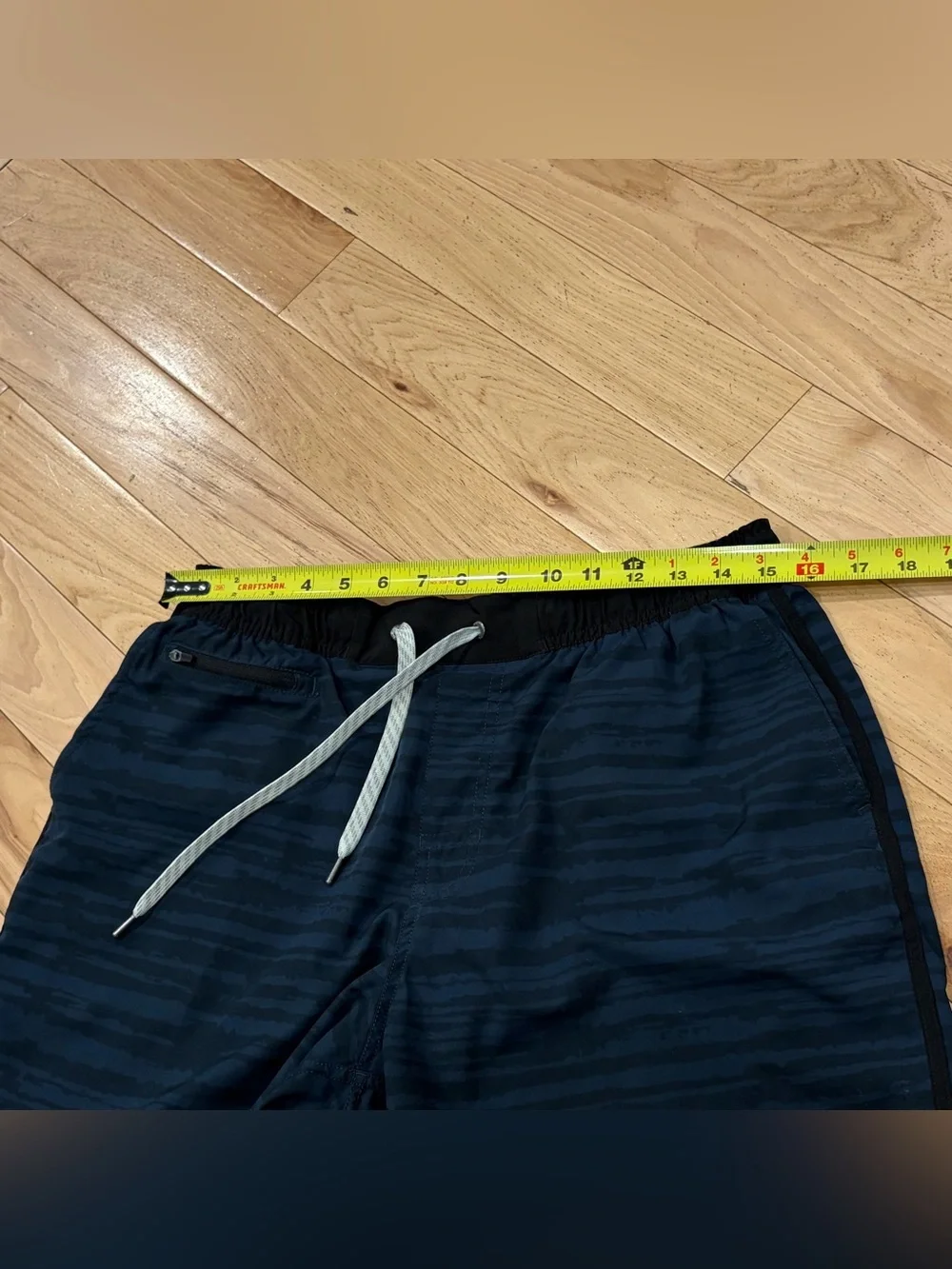 Vuori Banks Athletic Shorts in Navy Blue and Black - Men’s Size Large